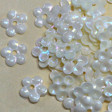 5mm Flower Opaque Iridescent Vanilla