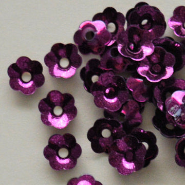 6mm Cupped Flower Metallic Razzleberry