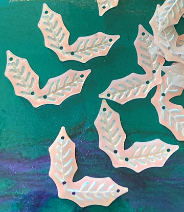 Two-Leaf Holly Opalescent White 50 grams