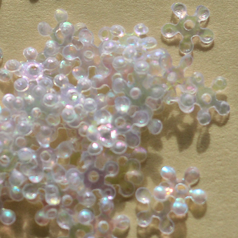 5mm Iridescent Petite Flower Clear
