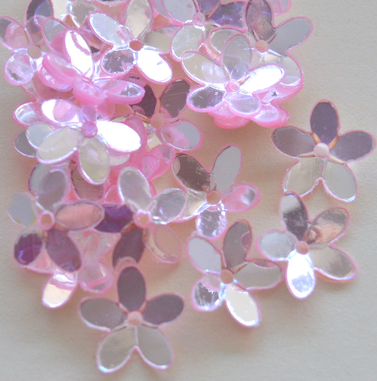 10mm Cupped Flower Candy Ice 50 grams