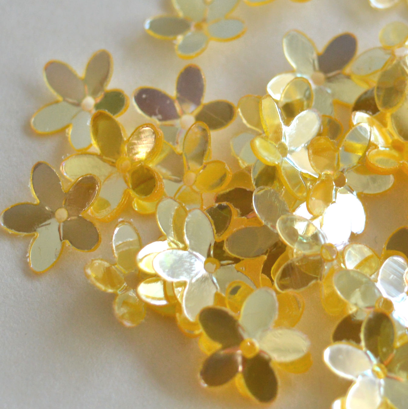 10mm Cupped Flower Pineapple Ice 50 grams