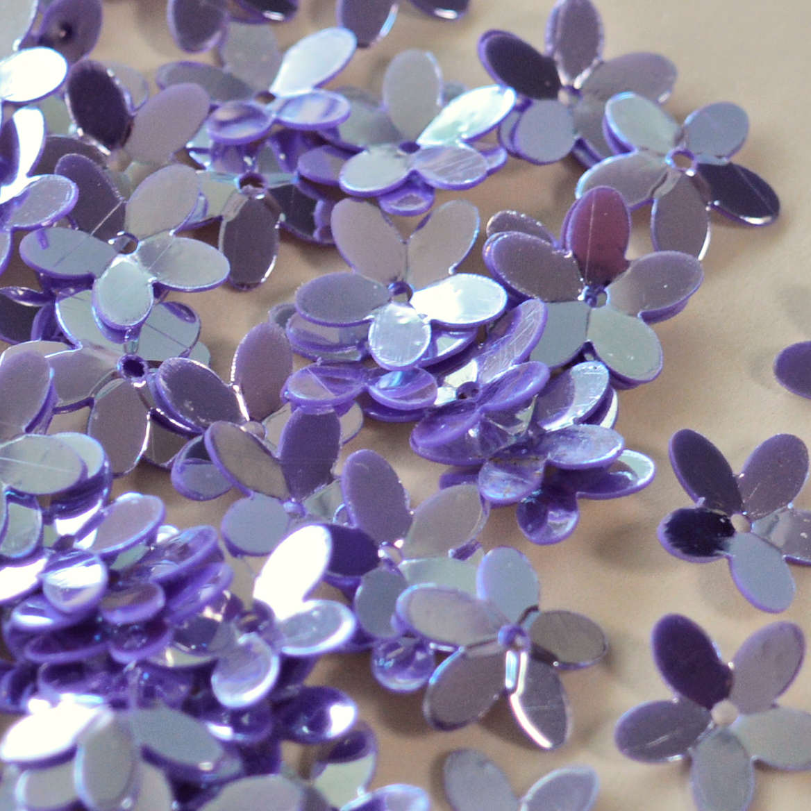 10mm Cupped Flower Luminous Violet