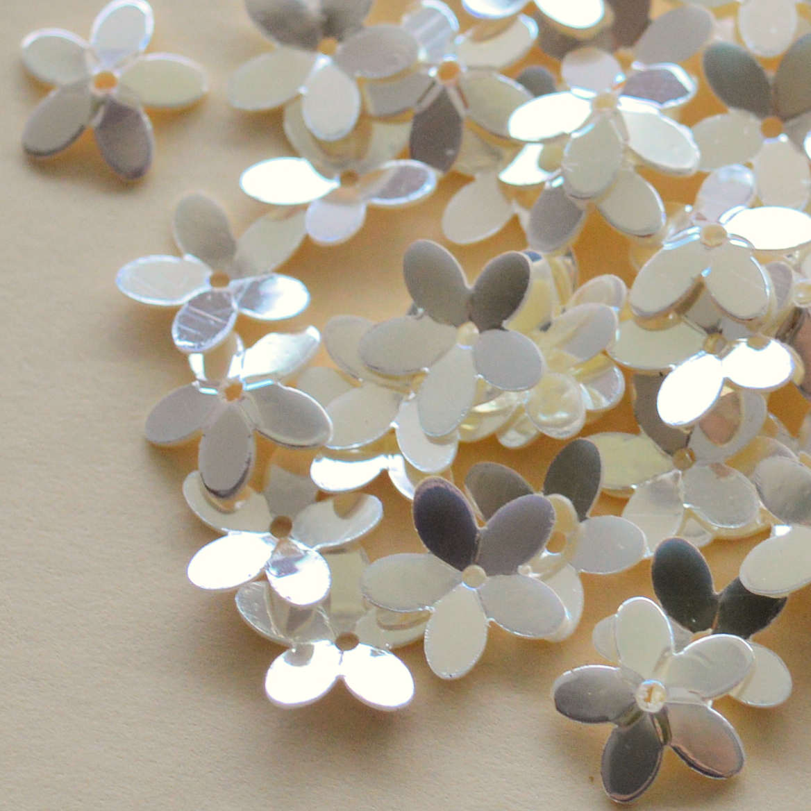10mm Cupped Flower Luminous Creamy