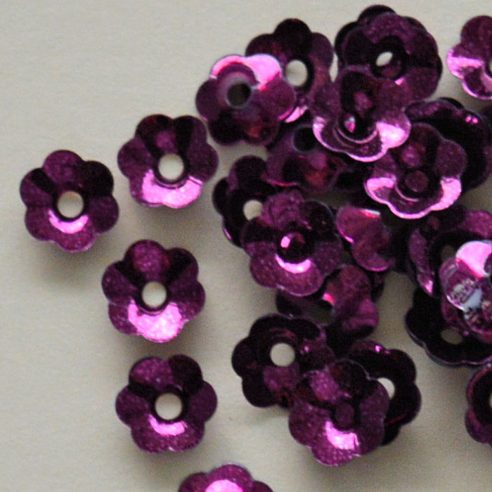 6mm Cupped Flower Metallic Razzleberry