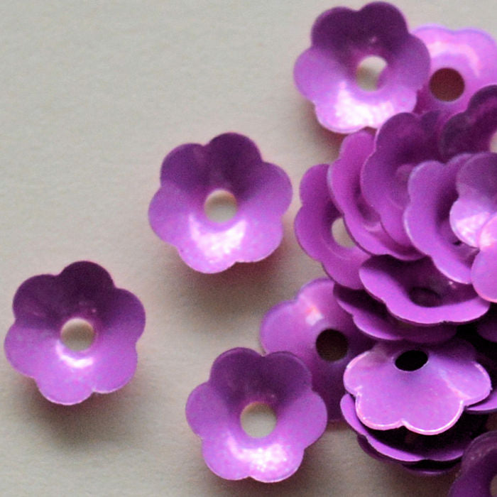 6mm Cupped Flower Metallic Playful Pink 100 Grams