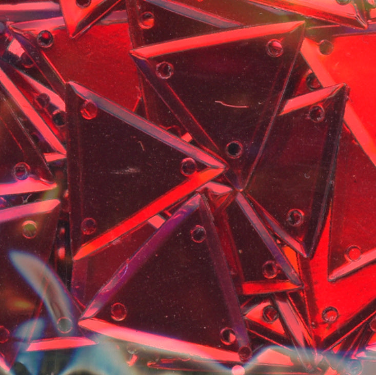 15mm Metallic Triangle Red