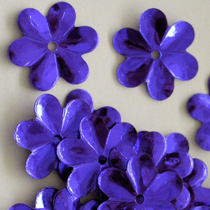 15mm Metallic Flower Grape 100 Grams
