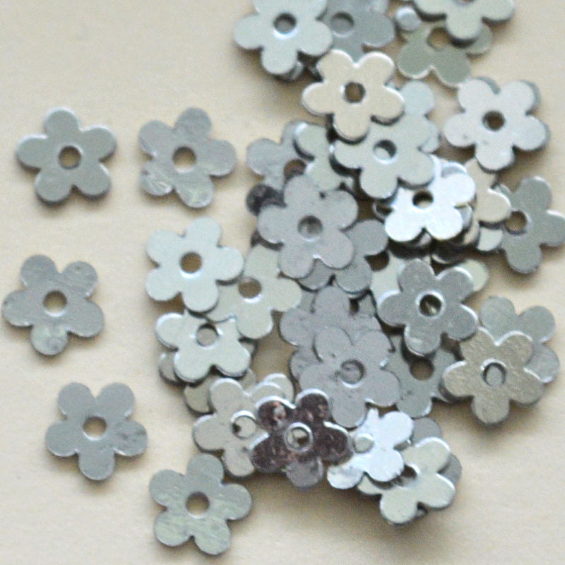 5mm Flat Flower Metallic Silver
