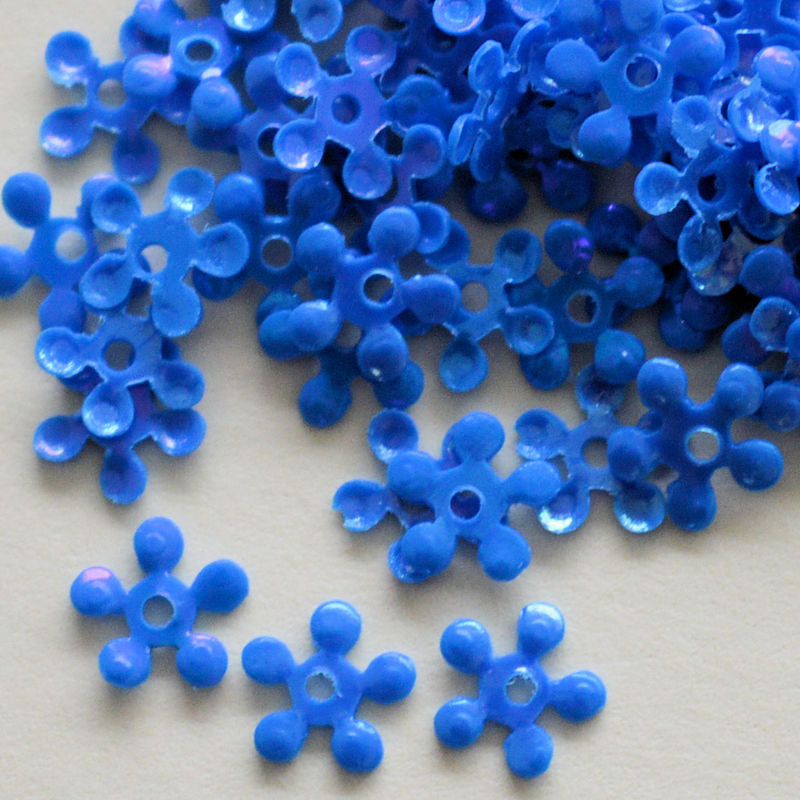 5mm opaque Iridescent Petite Flower Blue