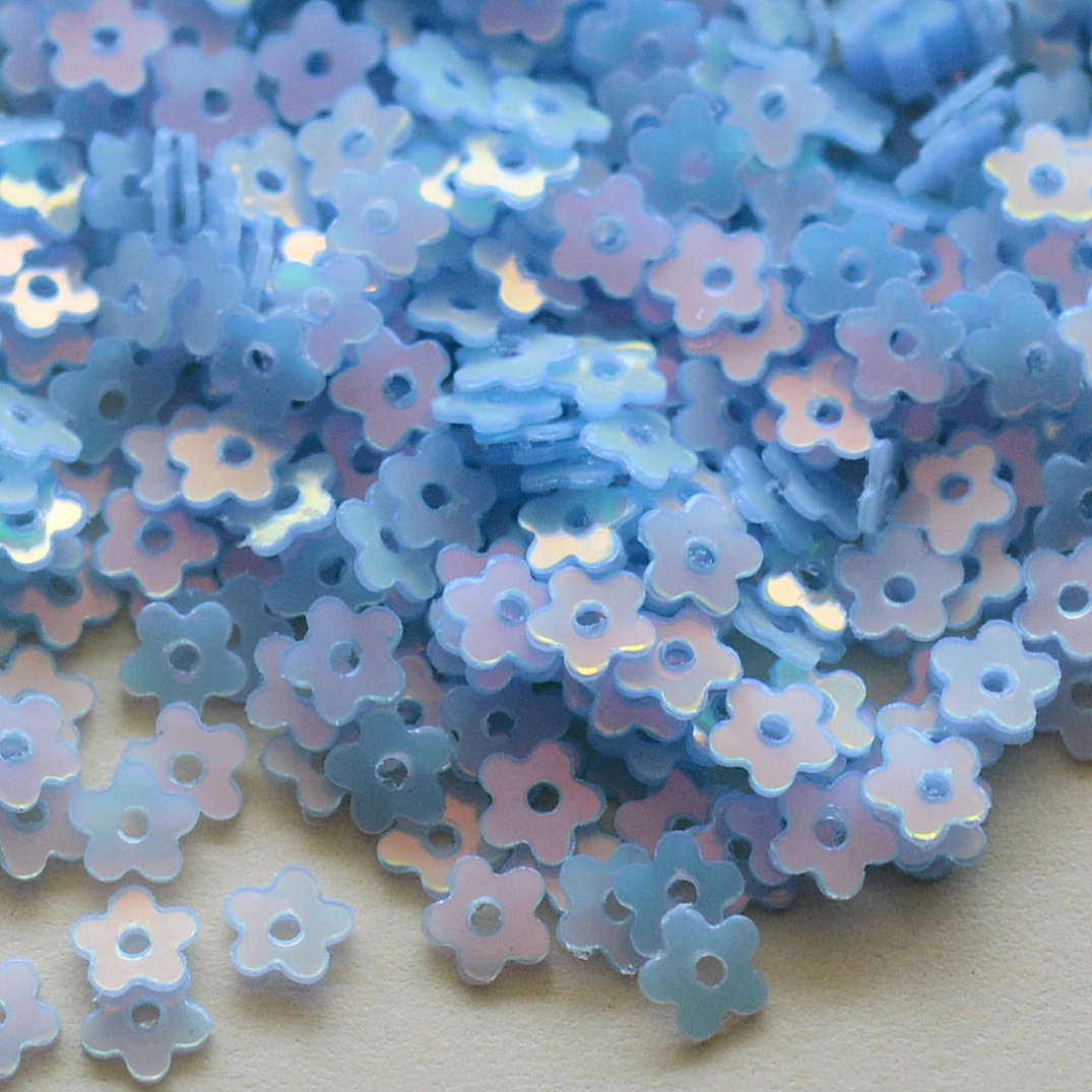4mm Flat Opalescent Flower Hydrangea 50 grams