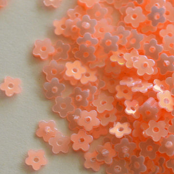 4mm Flat Opalescent Flower Just Peachy 50 grams